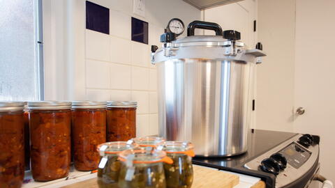 Why Pressure Canning is Essential for Low-Acid Foods Safety